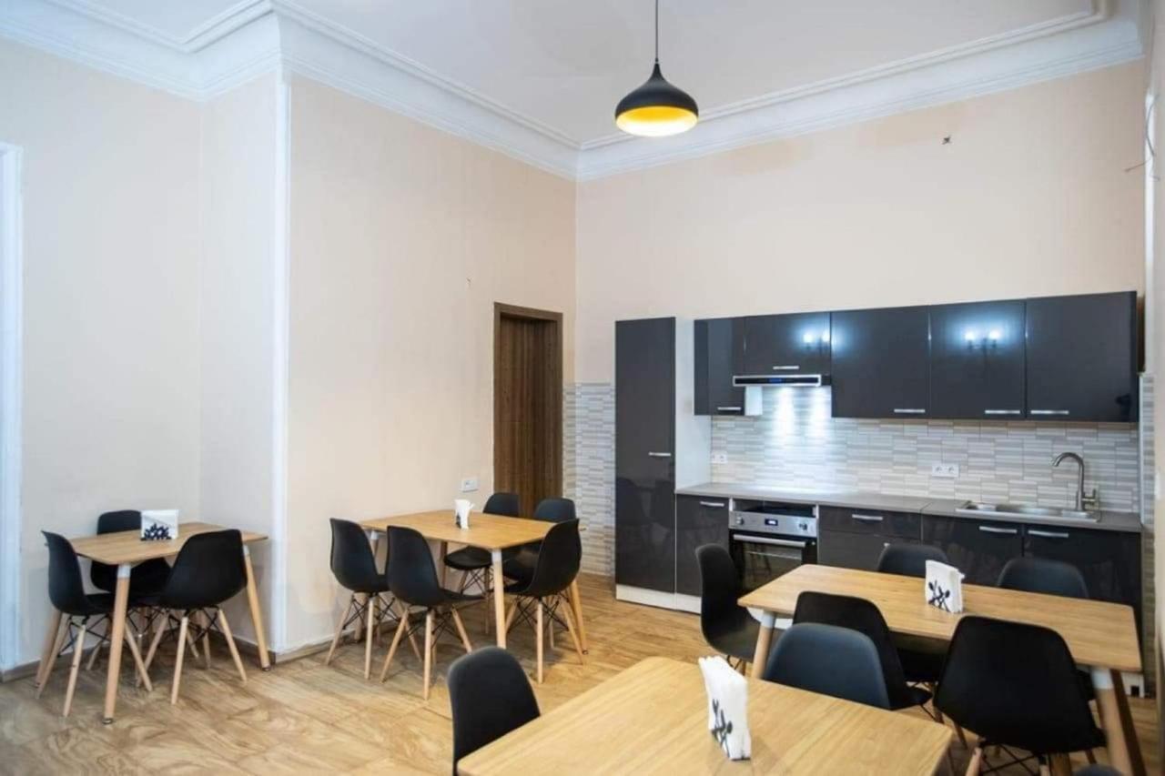 Crypto Hotel Тбилиси Екстериор снимка